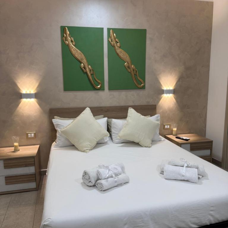 BLUE HOUSE Catania - Cozy B&B Near the Sea and Historic Center - Sicily - Executive Triple Room - 1