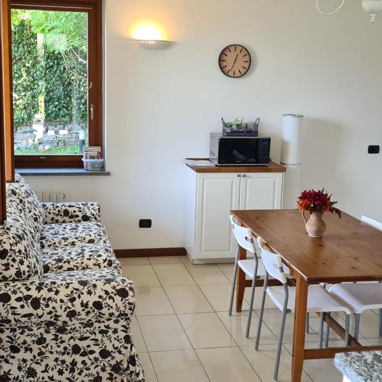 Villa Gli Ulivi - Ushuaia Apartment Lake & Garden View - Free Parking - AC - Appartamento con Vista Lago - 17