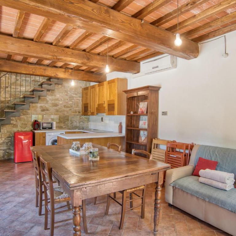 8 Bedroom Awesome Home In Arezzo - Casa Vacanze con 9 Camere da Letto - 2