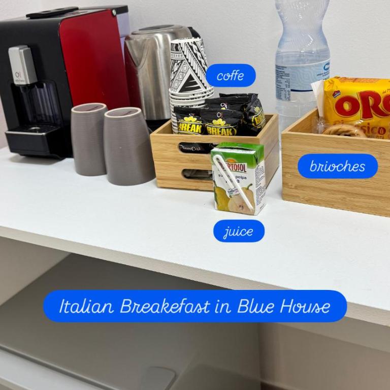 BLUE HOUSE Catania - Cozy B&B Near the Sea and Historic Center - Sicily - Double Room with Private Bathroom - 11