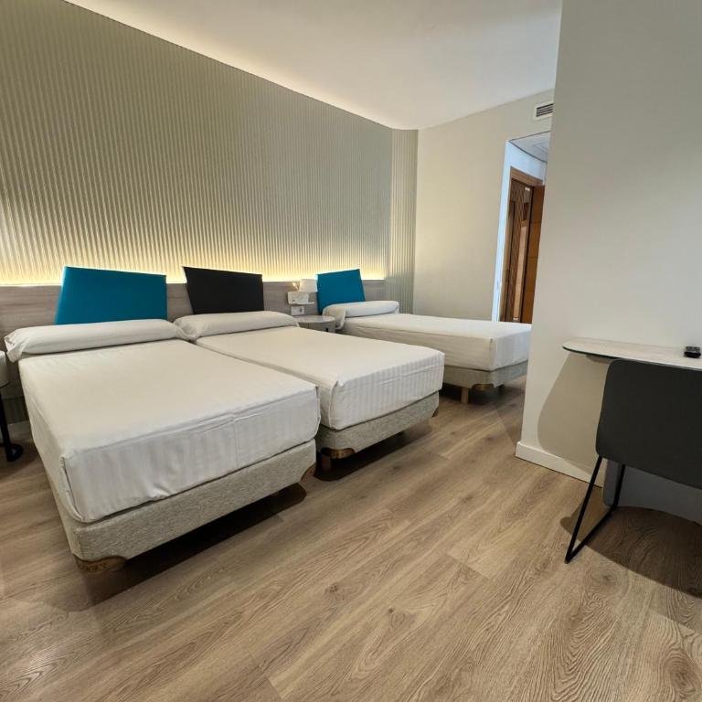 Hotel Mediterraneo Valencia - Dreibettzimmer - 1