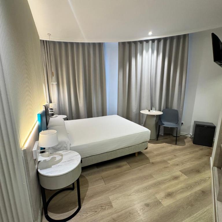 Hotel Mediterraneo Valencia - Doppel- oder Zweibettzimmer - 9