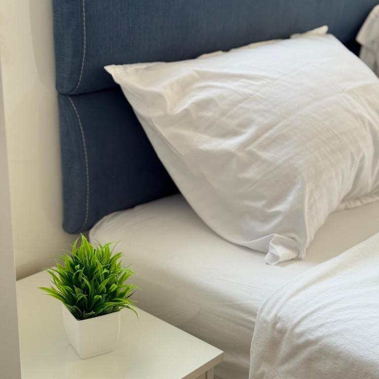 Adam & Eve Family Apartment - One-Bedroom Apartment - 20