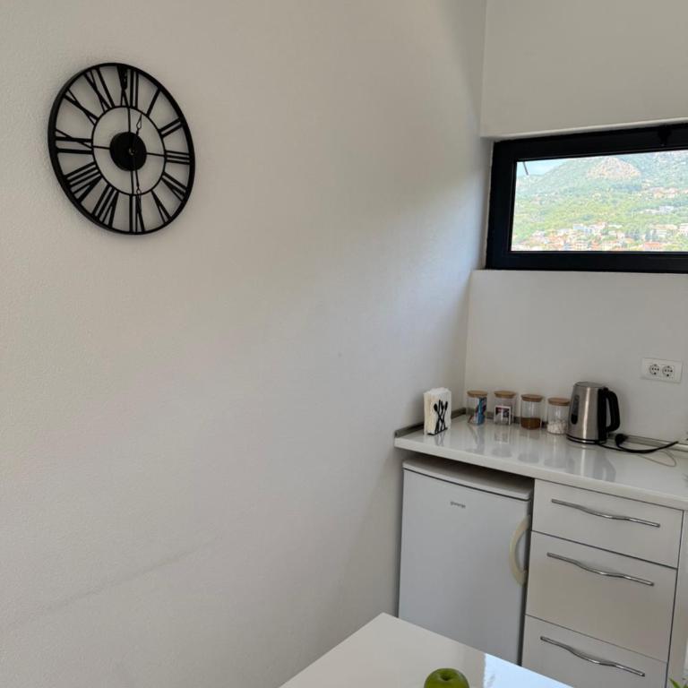 Adam & Eve Family Apartment - One-Bedroom Apartment - 36