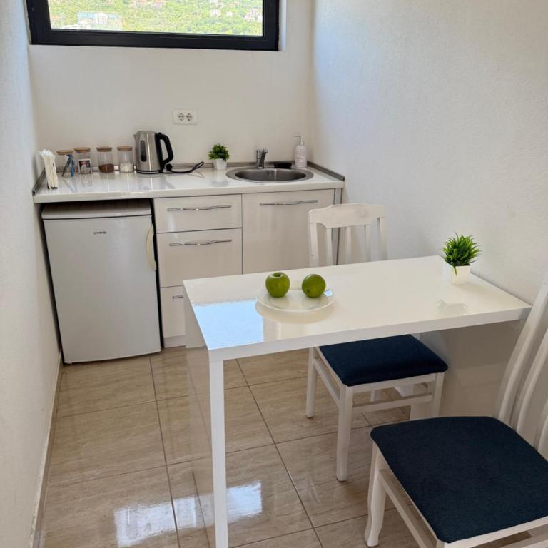 Adam & Eve Family Apartment - One-Bedroom Apartment - 28