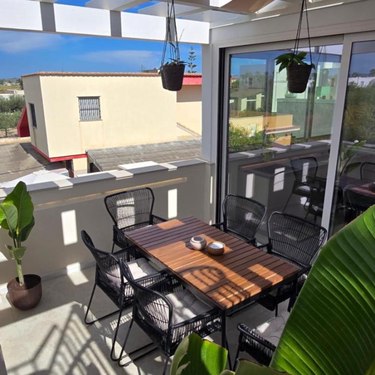 Torre Del Mediterraneo - Two-Bedroom Apartment with Balcony and Terrace - 24