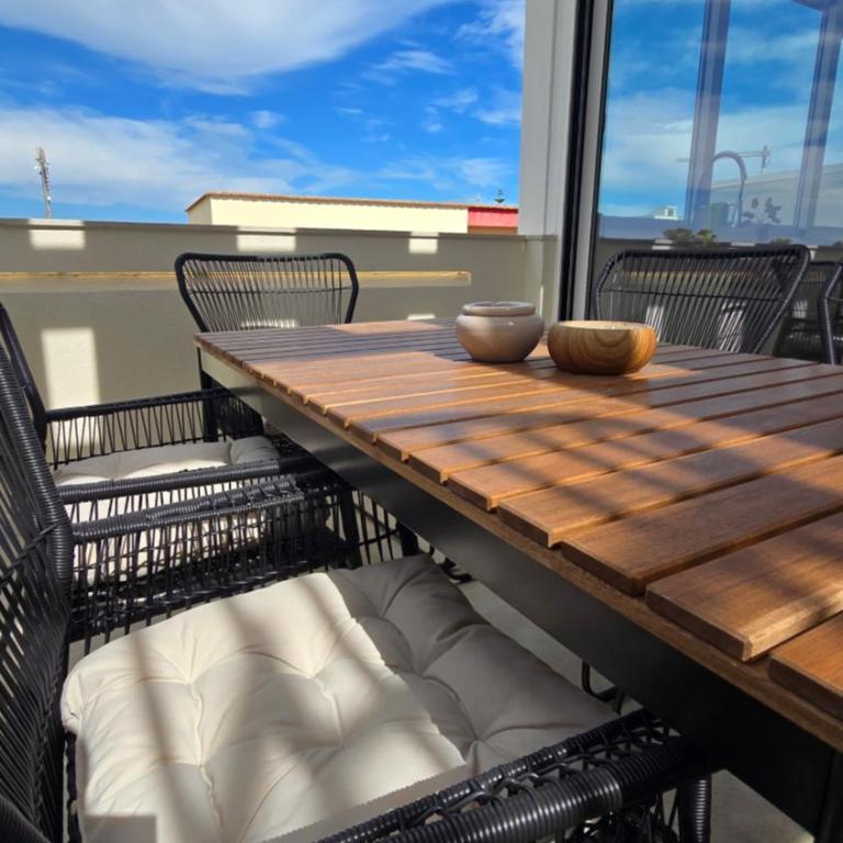 Torre Del Mediterraneo - Two-Bedroom Apartment with Balcony and Terrace - 26