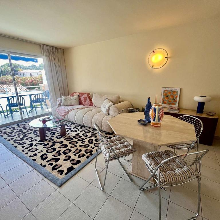 Appartement rénové 1 chambre à Cavalaire, proche plage, climatisé avec parking - FR-1-226B-107 - Appartement - 2