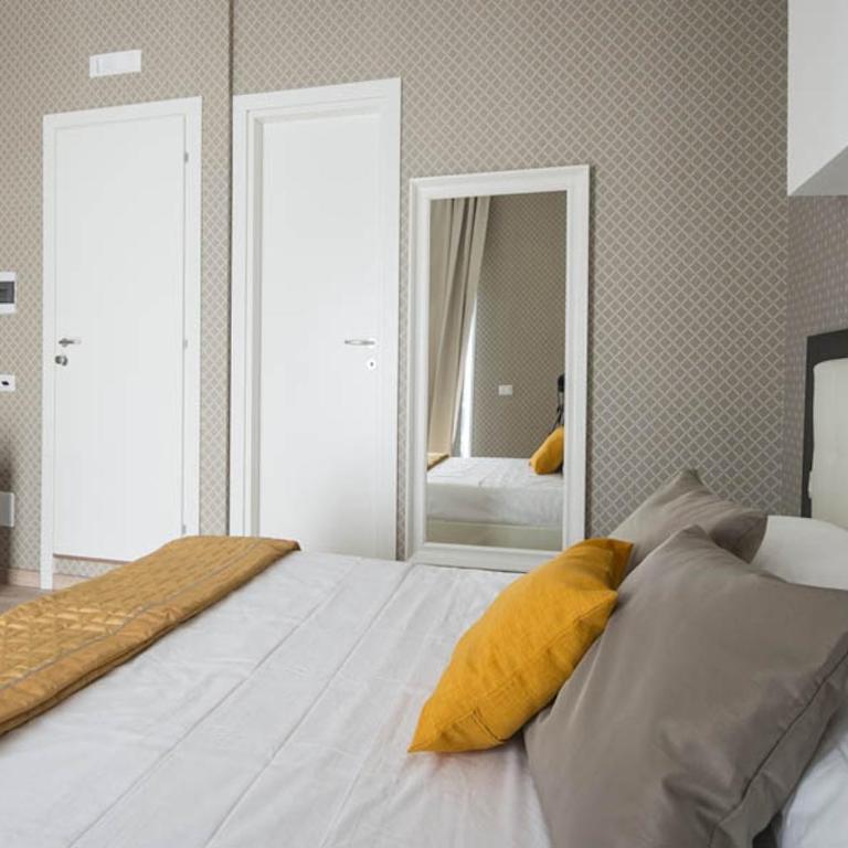 Happy Holiday in Rome b&b - Camera Matrimoniale Deluxe con Balcone - 17