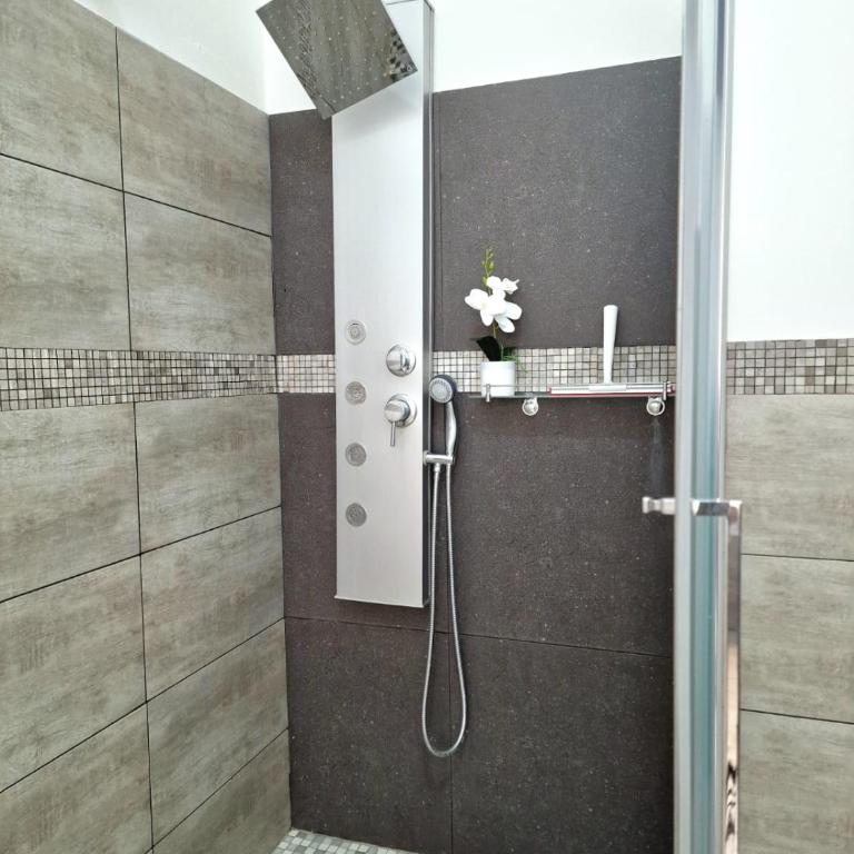 HolidHome - Appartamento Werner - Struttura moderna con garage privato vicino alla fiera - Appartamento con 1 Camera da Letto - 12