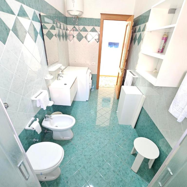 Daisy House - Three-Bedroom Superior Apartment - 16