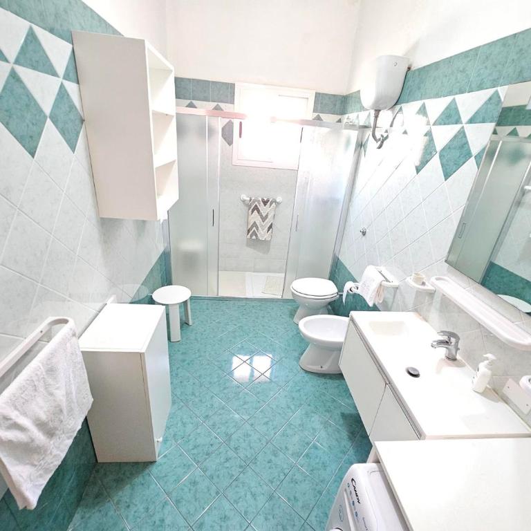 Daisy House - Three-Bedroom Superior Apartment - 17