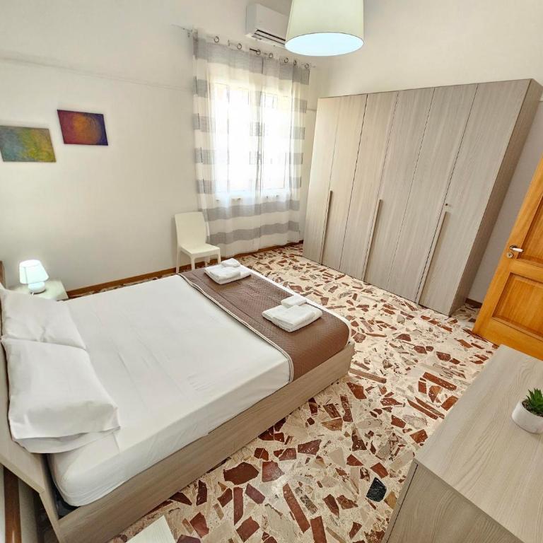 Daisy House - Three-Bedroom Superior Apartment - 22