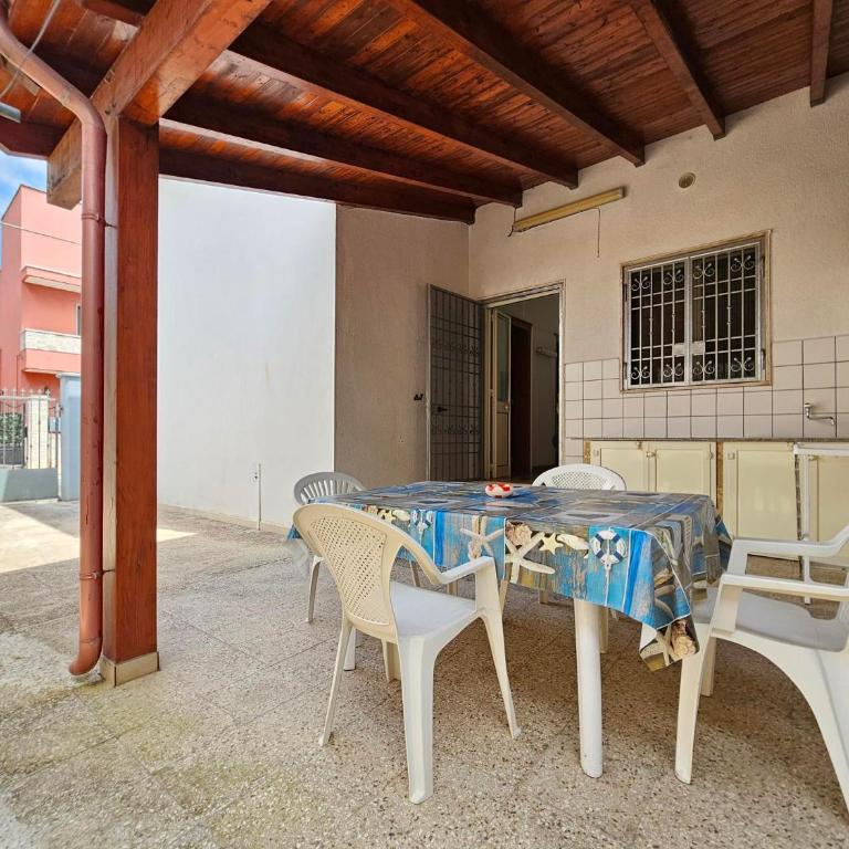 Daisy House - Three-Bedroom Superior Apartment - 54