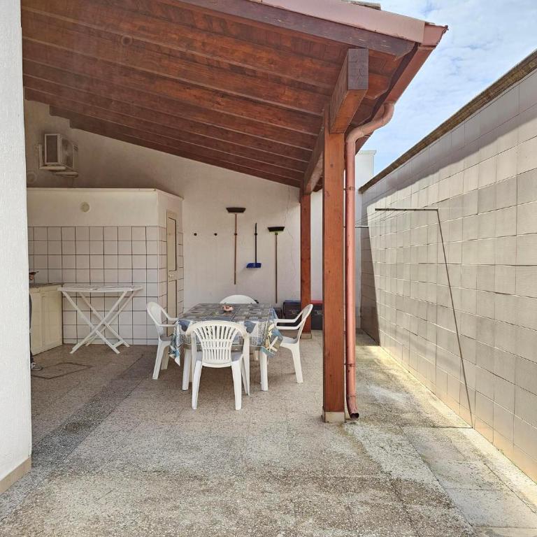 Daisy House - Three-Bedroom Superior Apartment - 58