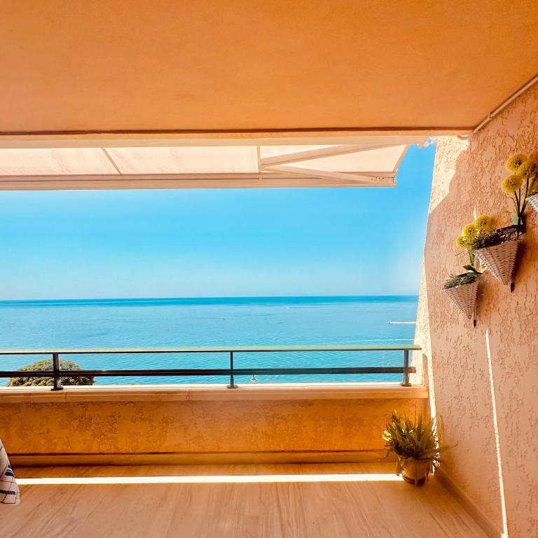 Apartamento con terraza y vistas al mar en Altea Mascarat Piscina, parking y cerca de la playa - Apartamento de 2 dormitorios - 1