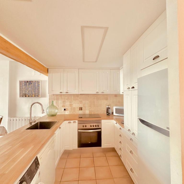 Apartamento con terraza y vistas al mar en Altea Mascarat Piscina, parking y cerca de la playa - Apartamento de 2 dormitorios - 34