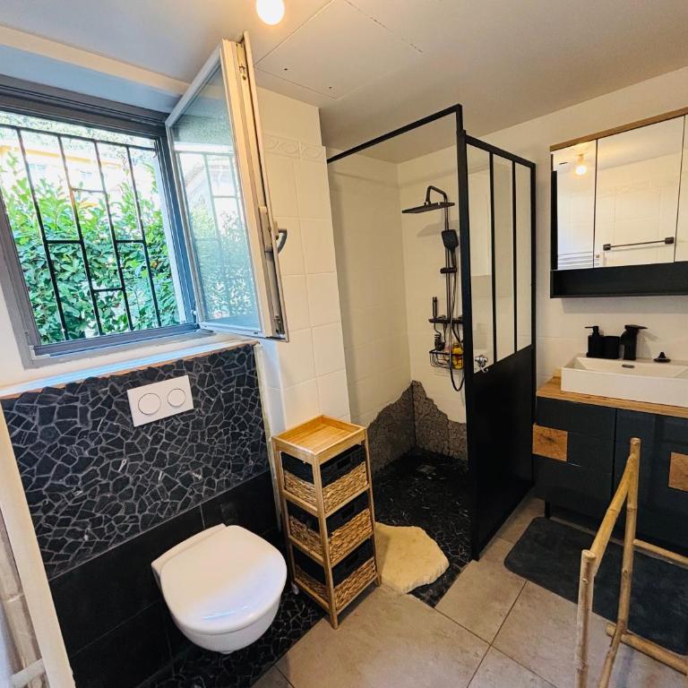 Magnifique studio avec terrasse et jardin - Appartement 2 Chambres - 10