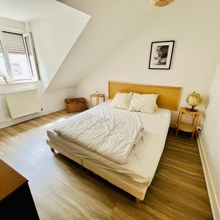 Le Duplex Franciade, centre-ville, parking, 2 chambres - Appartamento con 2 Camere da Letto - 3