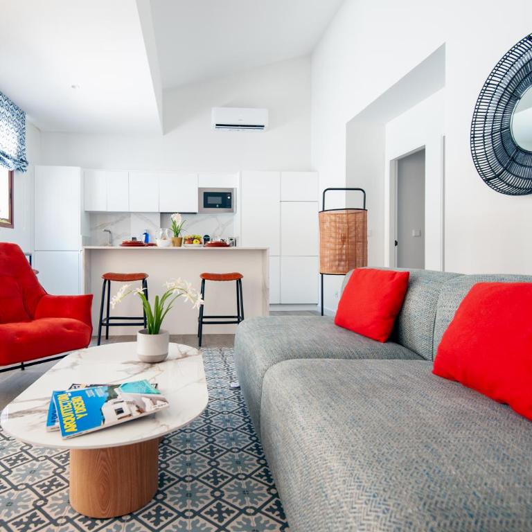 La Casa del Mar-Cabañal 3BR Suites - Three-Bedroom Apartment - 4