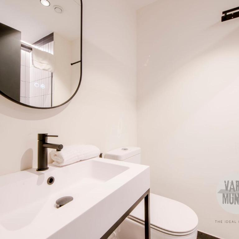 Diversión y confort para 10, ven a Duque de Rivas 8 E3 - Apartamento - 10