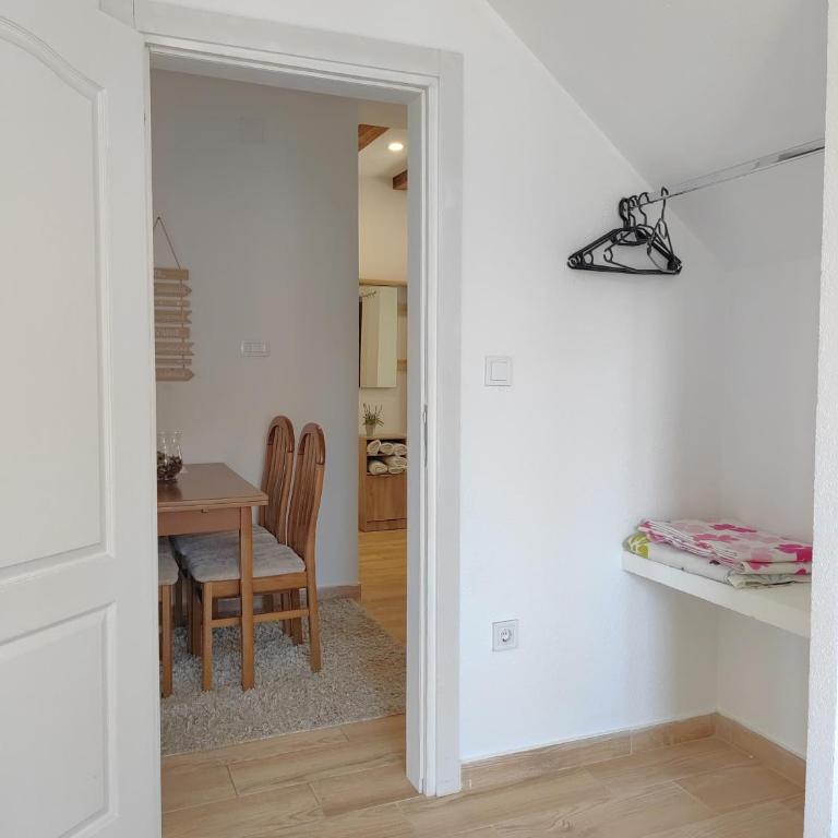 Apartments Andrea - Two-Bedroom Apartment - 12