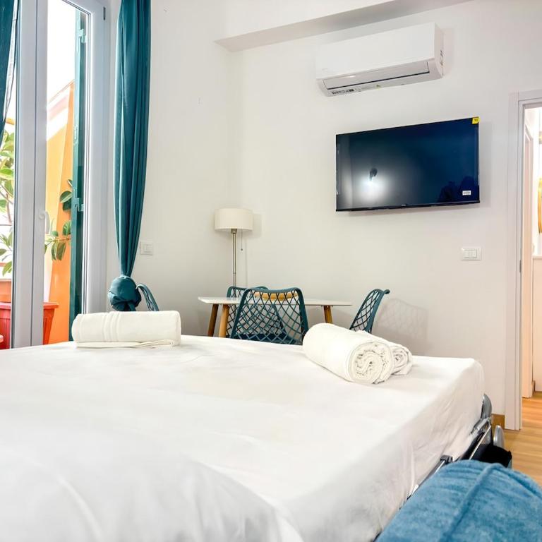 Modern apartment with Private Balcony Near Colosseum - Appartamento con 1 Camera da Letto - 1