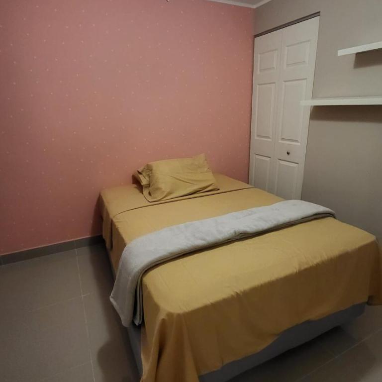 Comfortable New Family House - Three-Bedroom Vacation Home - 2