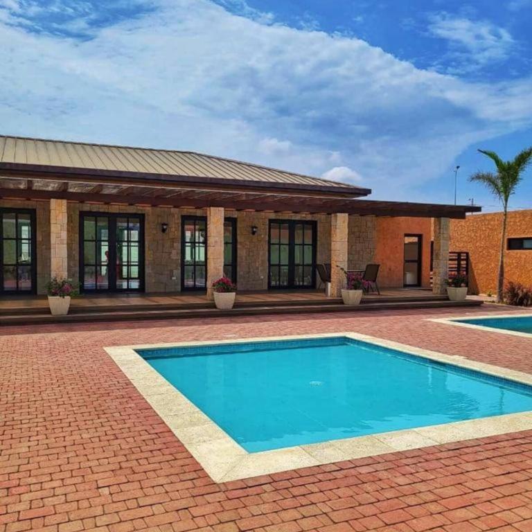 Comfortable New Family House - Three-Bedroom Vacation Home - 22