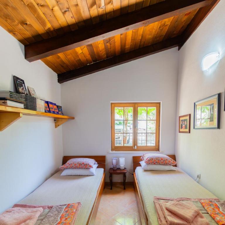 Villa Robinson - Two-Bedroom Villa - 28