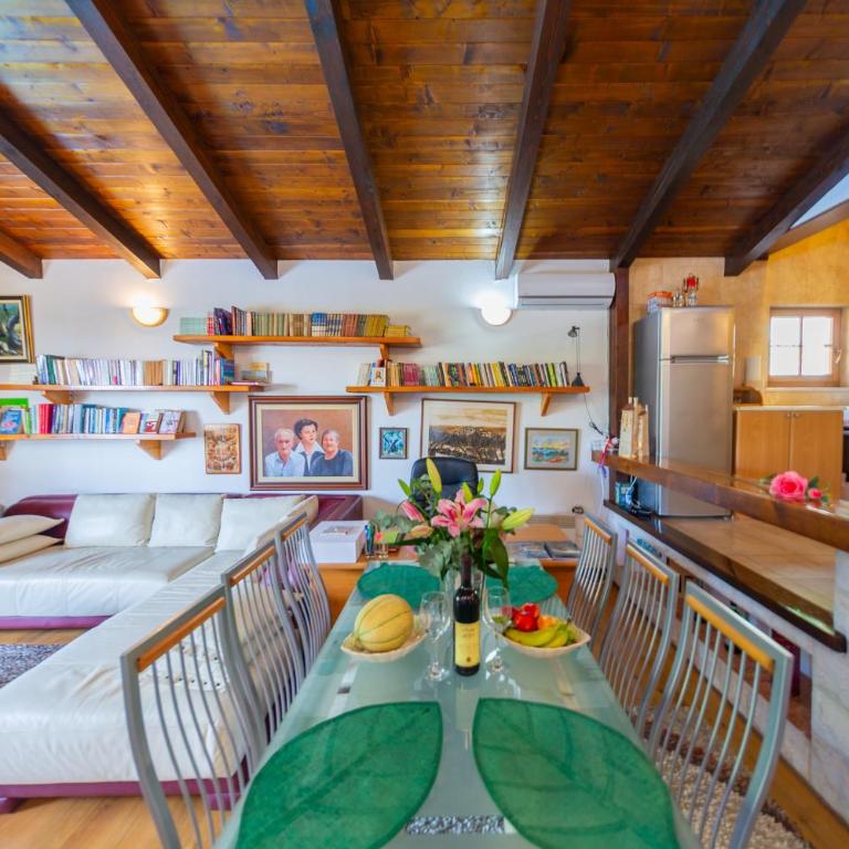 Villa Robinson - Two-Bedroom Villa - 16