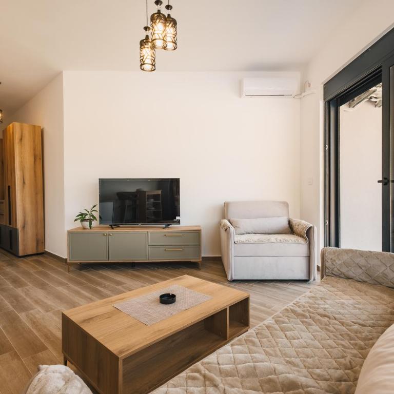 SeaSide Luxury Apartments - Studio Apartment with Balcony - 1
