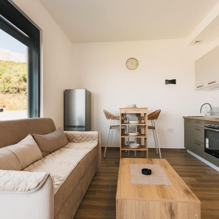 SeaSide Luxury Apartments - Studio Apartment with Balcony - 24