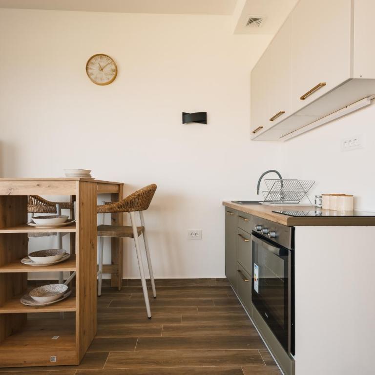 SeaSide Luxury Apartments - Studio Apartment with Balcony - 28