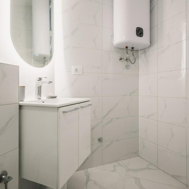 SeaSide Luxury Apartments - Studio Apartment with Balcony - 47