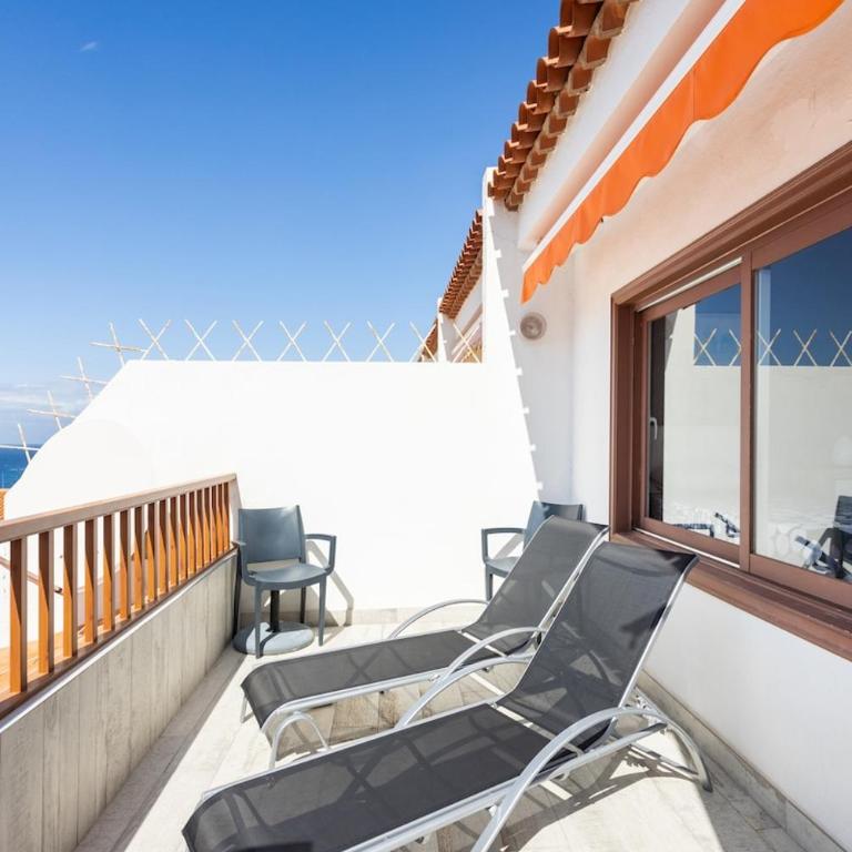 Bright & Elegant Duplex with Terrace and Pool, Just Steps from Puerto Colón - Apartamento de 3 dormitorios - 27