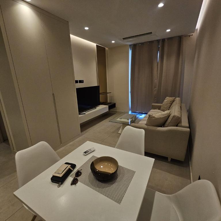 Montebay Apartment - One-Bedroom Apartment - 5
