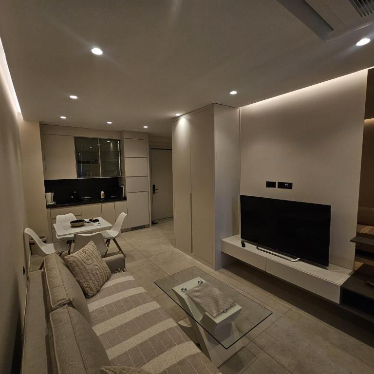 Montebay Apartment - One-Bedroom Apartment - 1