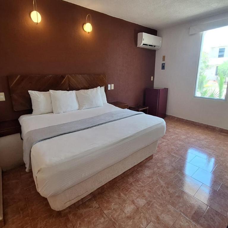 Capital O Hotel Rolovi Cancún - Deluxe Suite room - 3