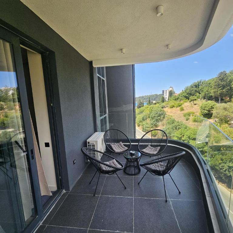 Montebay Apartment - One-Bedroom Apartment - 13