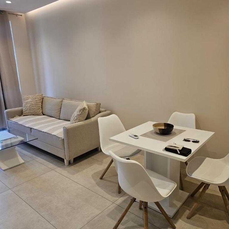 Montebay Apartment - One-Bedroom Apartment - 3