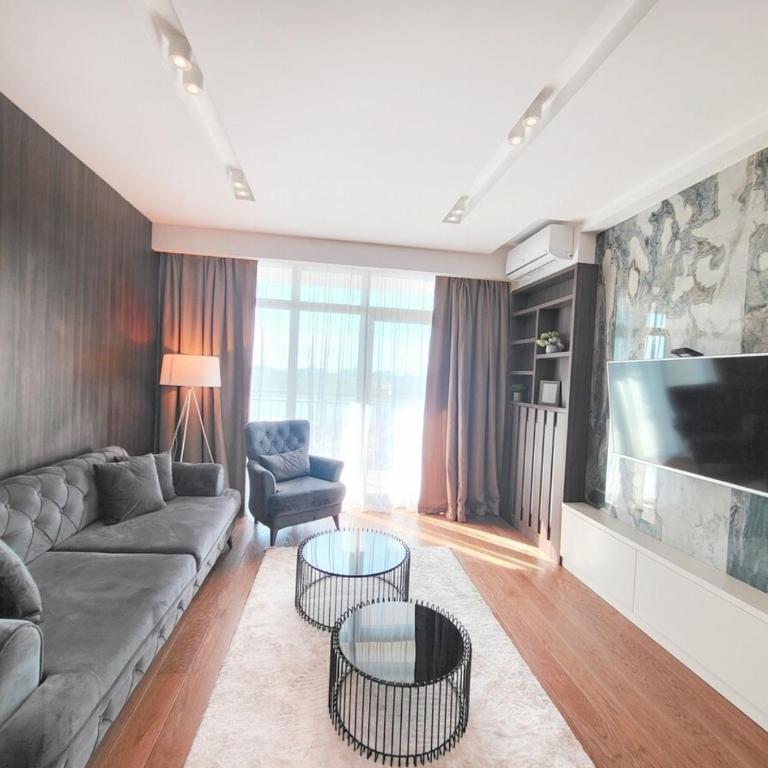 Arkadija Lux Apartment River And Tower View - One-Bedroom Apartment - 2