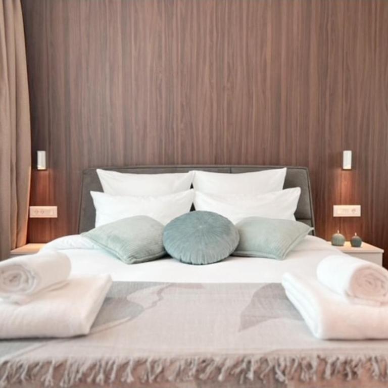 Arkadija Lux Apartment River And Tower View - One-Bedroom Apartment - 13