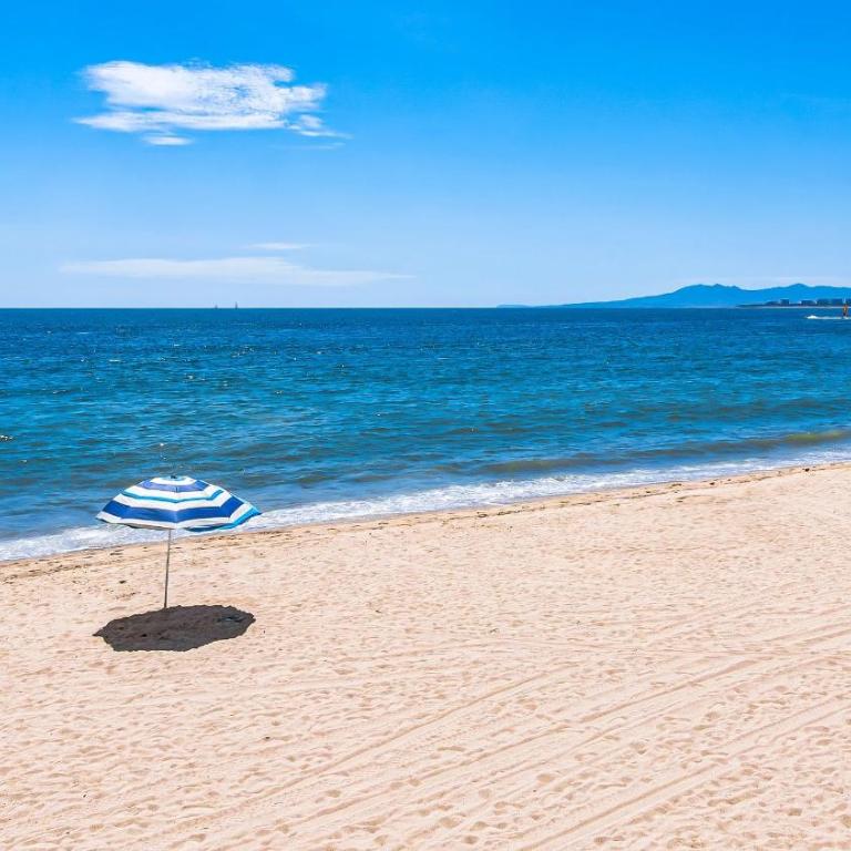 Beachfront, Private Pool, Theatre Room, Views! - Apartamento - 7