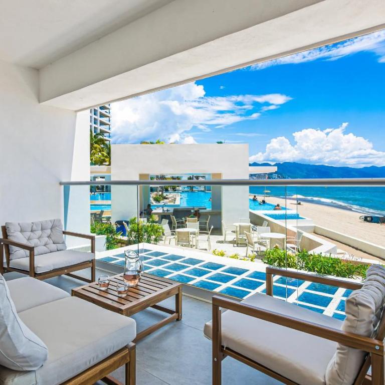 Beachfront, Private Pool, Theatre Room, Views! - Apartamento - 16