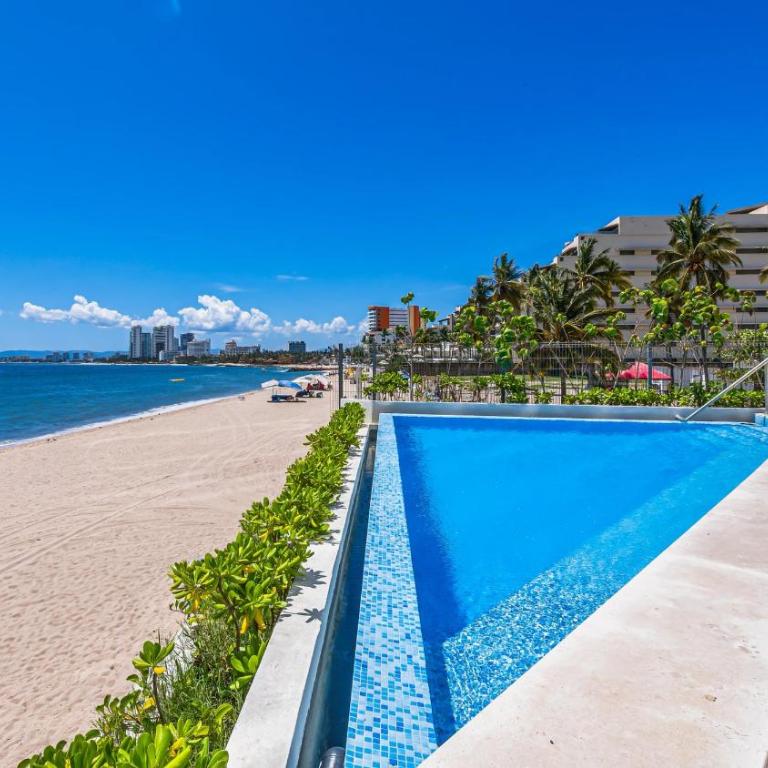 Beachfront, Private Pool, Theatre Room, Views! - Apartamento - 11