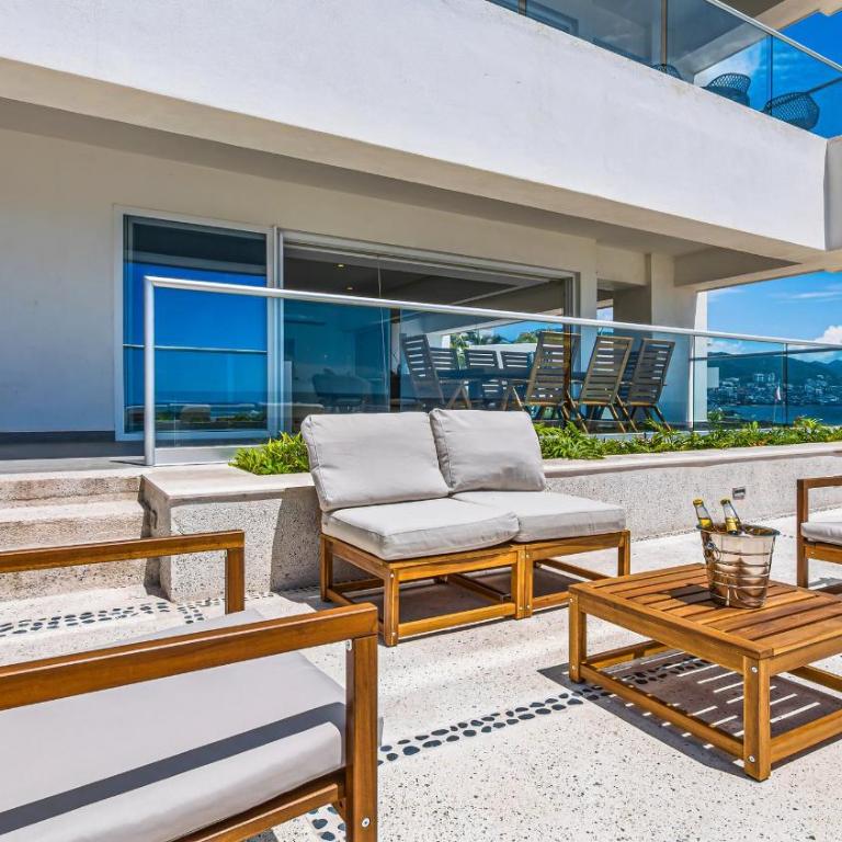 Beachfront, Private Pool, Theatre Room, Views! - Apartamento - 23