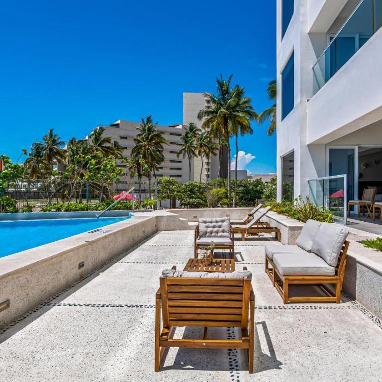 Beachfront, Private Pool, Theatre Room, Views! - Apartamento - 24