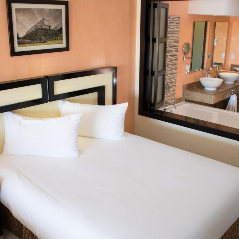 Sandos Playacar All Inclusive - Riviera Family Queen Junior Suite - 2