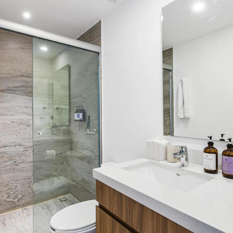 Beachfront, Private Pool, Theatre Room, Views! - Apartamento - 62